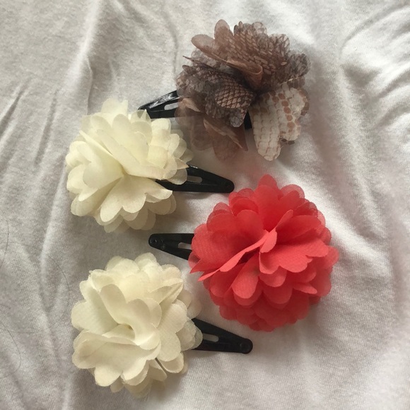 Set of Four Flower Barrettes - Picture 1 of 2